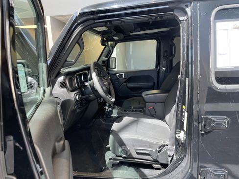 Used 2023 Jeep Wrangler Unlimited w/ Sun & Screen Package AWD/4WD image 20