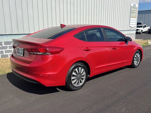 Used 2017 Hyundai Elantra SE image 5