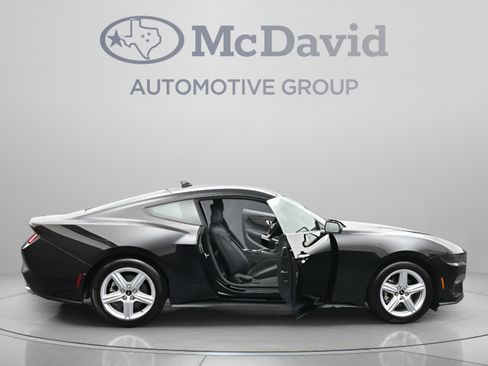 Used 2026 Ford Mustang Coupe RWD image 40