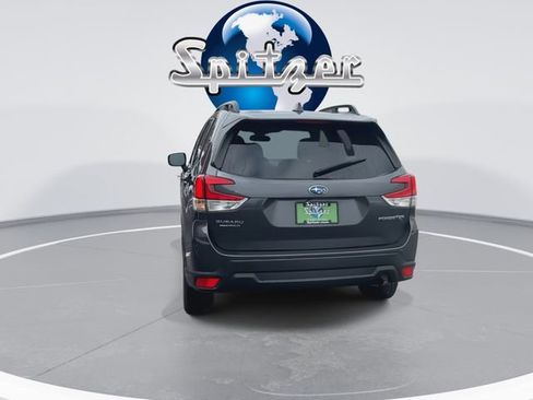 Used 2022 Subaru Forester Premium image 8