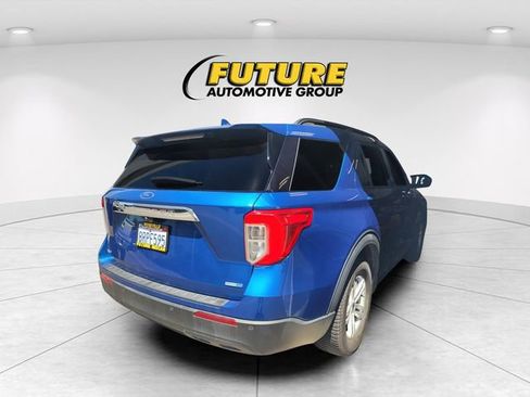 Used 2020 Ford Explorer XLT w/ Comfort Package AWD/4WD image 3