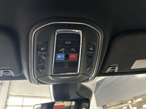 Used 2024 Jeep Wagoneer Series II AWD/4WD image 16