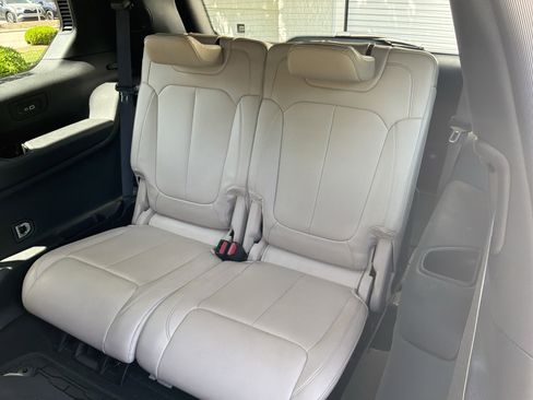 Used 2023 Jeep Grand Cherokee L Limited image 32