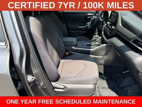 Used 2023 Toyota Highlander LE AWD/4WD image 9