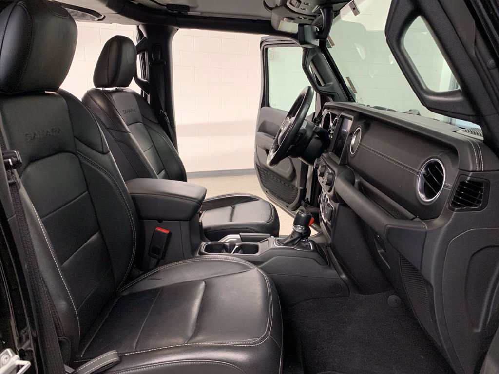 Used 2022 Jeep Wrangler Unlimited Sahara w/ Cold Weather Group AWD/4WD image 5