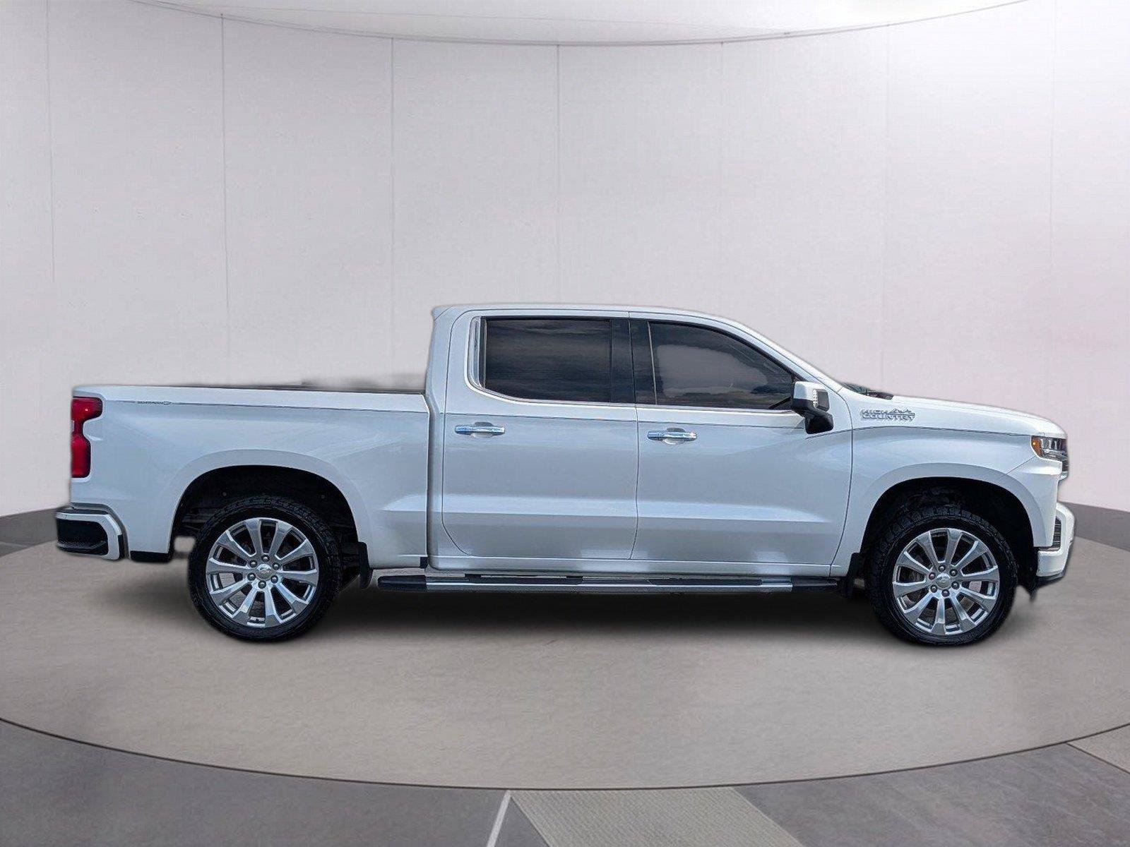 Used 2020 Chevrolet Silverado 1500 High Country w/ Technology Package AWD/4WD image 7