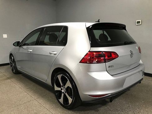 Used 2017 Volkswagen GTI SE image 5