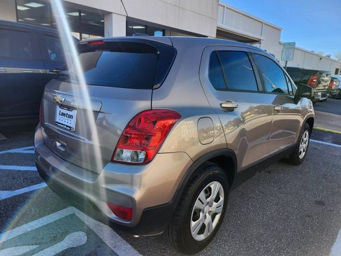 Used 2019 Chevrolet Trax LS image 4