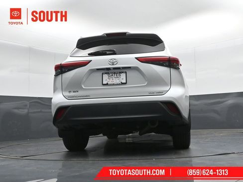 Used 2022 Toyota Highlander XLE image 41