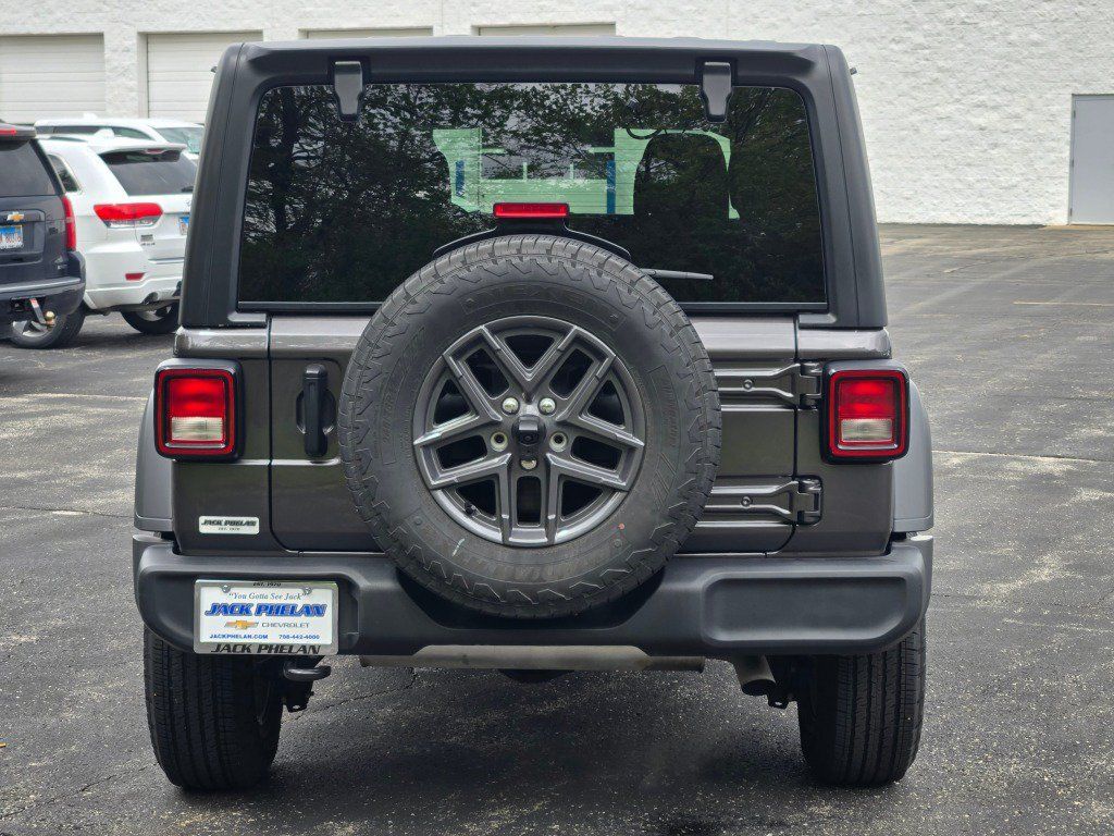 Used 2025 Jeep Wrangler Unlimited Sport AWD/4WD image 12