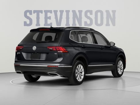 Used 2019 Volkswagen Tiguan SEL FWD image 2