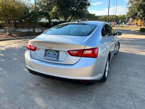 Used 2017 Chevrolet Malibu LS w/ LPO, Convenience Package 2 FWD image 5