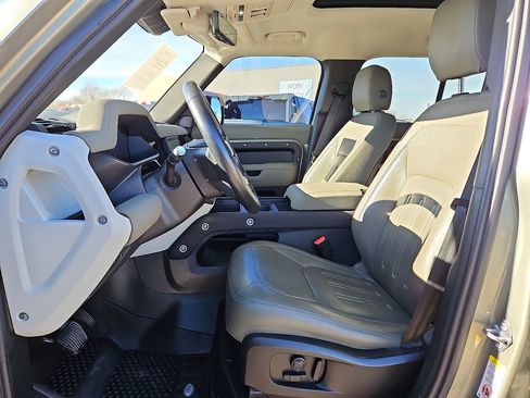 Used 2021 Land Rover Defender 110 SE image 9