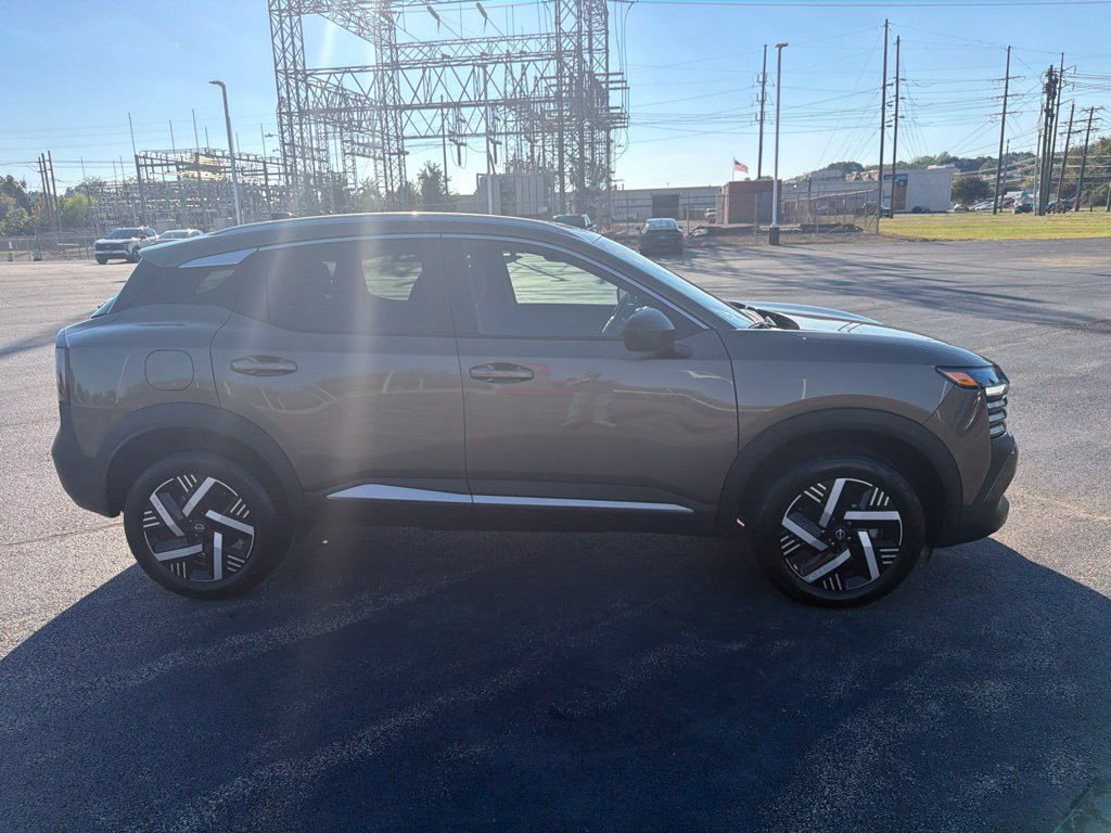 Used 2026 Nissan Kicks SV FWD image 10