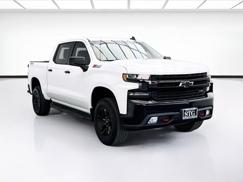 Used 2020 Chevrolet Silverado 1500 LT Trail Boss AWD/4WD image 3