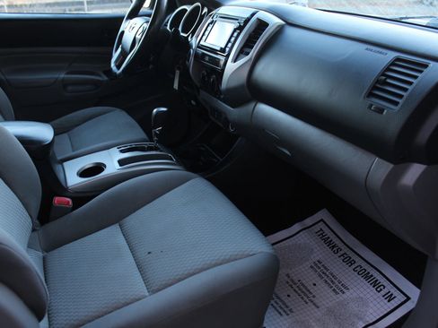 Used 2014 Toyota Tacoma 4x4 Double Cab image 17