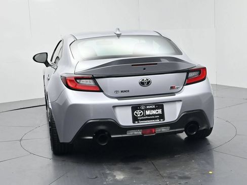 Used 2025 Toyota GR86 Premium w/ ALL Weather Mat Package (TMS) RWD image 6
