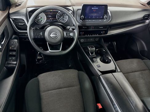 Used 2023 Nissan Rogue SV image 17