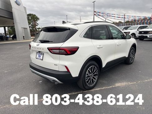 New 2026 Ford Escape SE image 3