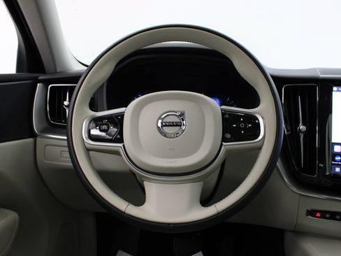 Used 2024 Volvo XC60 B5 Core AWD/4WD image 24