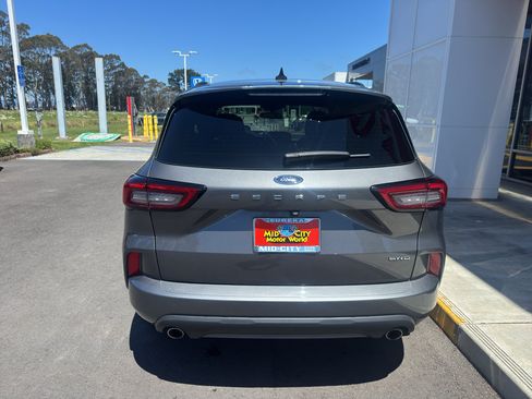 Used 2024 Ford Escape ST-Line AWD/4WD image 11