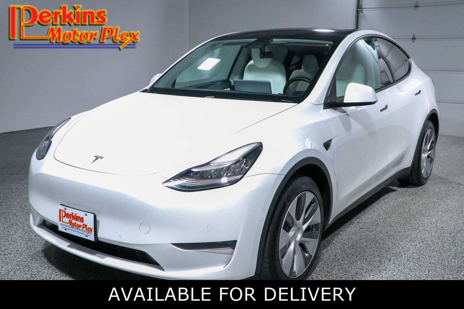 Used 2020 Tesla Model Y Long Range AWD/4WD image 1