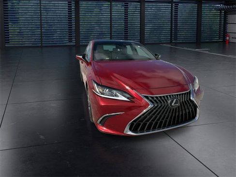 Certified 2024 Lexus ES 350 w/ Luxury Package image 3