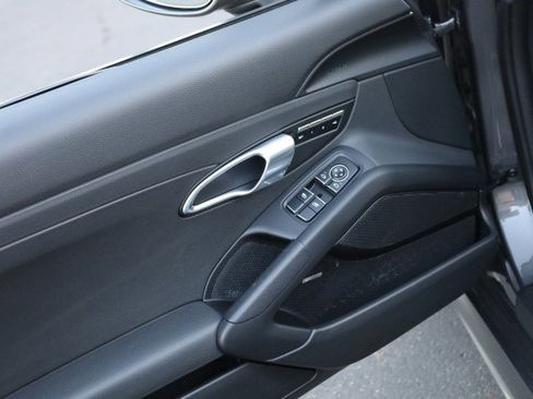 Used 2017 Porsche 718 Boxster image 23