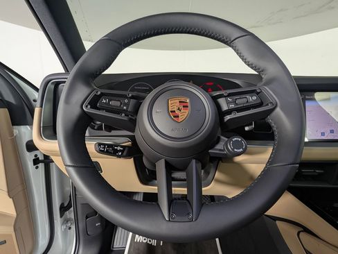 New 2026 Porsche Cayenne image 37
