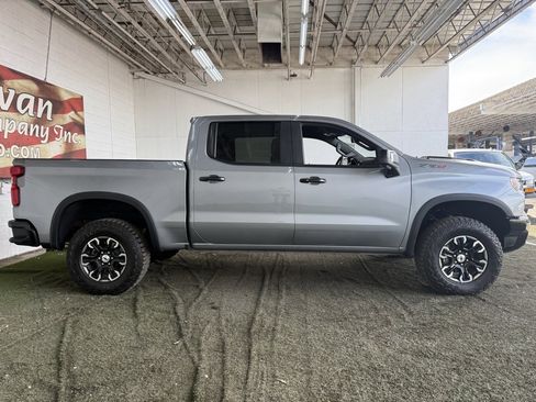 Used 2024 Chevrolet Silverado 1500 ZR2 w/ Technology Package image 4