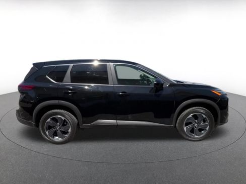 Used 2025 Nissan Rogue SV AWD/4WD image 16
