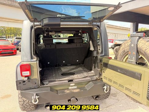 Used 2015 Jeep Wrangler Unlimited Rubicon w/ Dual Top Group AWD/4WD image 25