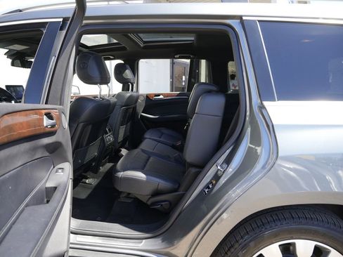 Used 2019 Mercedes-Benz GLS 450 4MATIC image 28