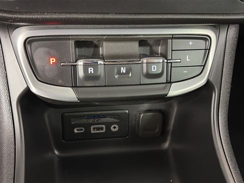 Used 2024 GMC Terrain SLT AWD/4WD image 23
