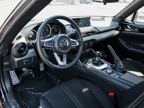 New 2026 MAZDA MX-5 Miata Club w/ Interior Package RWD image 8