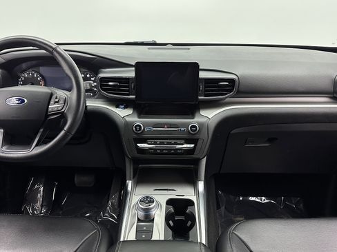 Used 2020 Ford Explorer XLT w/ Equipment Group 202A image 26