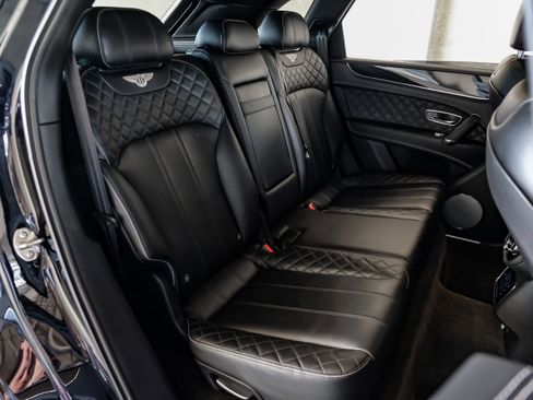 Used 2017 Bentley Bentayga image 39