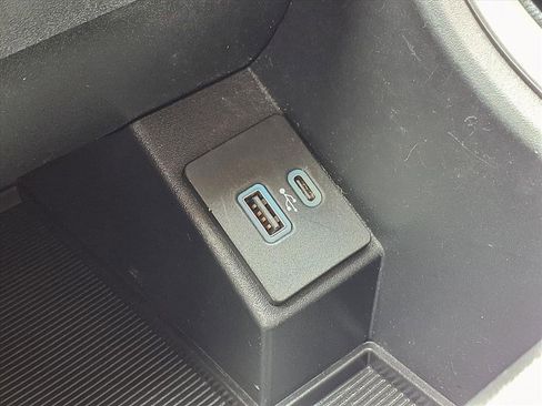 Certified 2022 Ford Edge SE w/ Black Appearance Package image 28