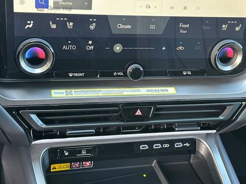 New 2026 Lexus TX 500h AWD image 19