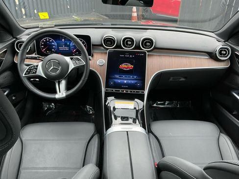 Used 2025 Mercedes-Benz C 300 Sedan image 17