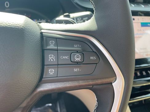 New 2026 Jeep Grand Cherokee L Limited AWD/4WD image 33