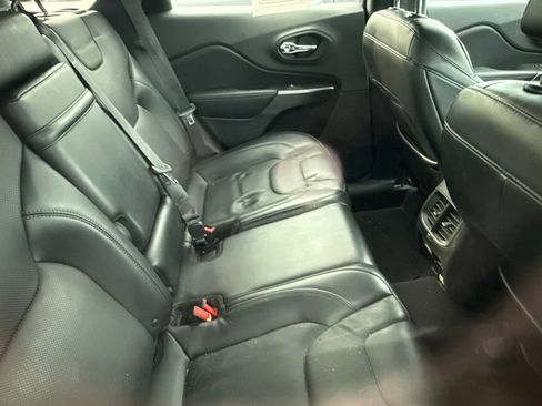 Used 2019 Jeep Cherokee Limited AWD/4WD image 21