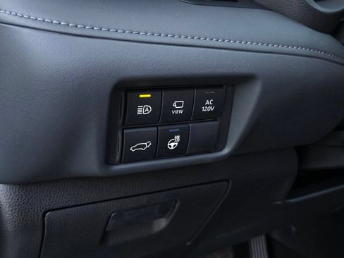 Certified 2026 Toyota Highlander Limited AWD/4WD image 18