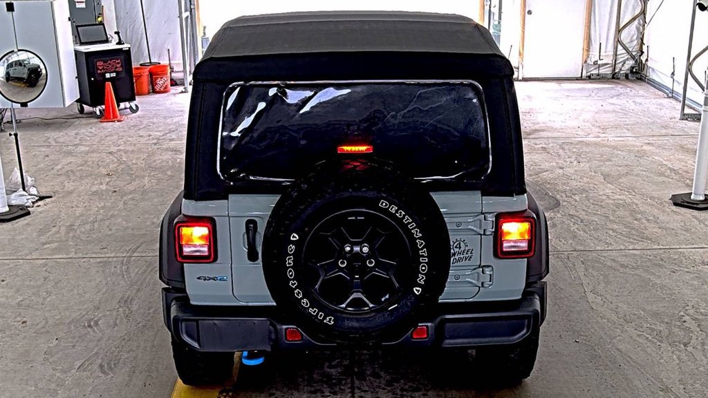 Used 2023 Jeep Wrangler Unlimited w/ 8.4" Radio Group AWD/4WD image 5