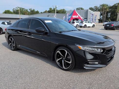 Used 2018 Honda Accord Sport image 2