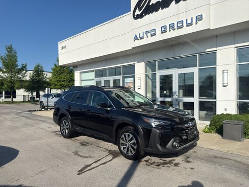 Used 2023 Subaru Outback Premium AWD/4WD image 1