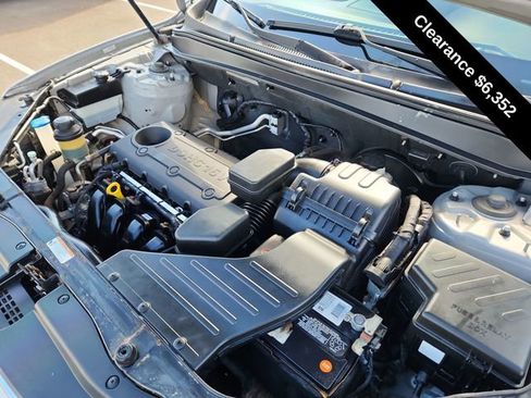 Used 2010 Hyundai Santa Fe GLS image 12