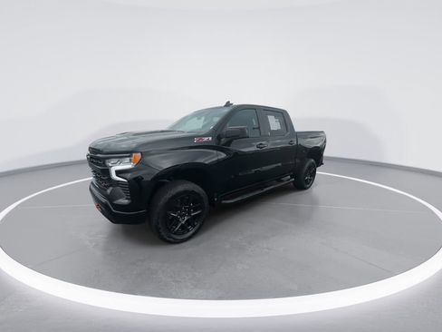 Used 2025 Chevrolet Silverado 1500 LT Trail Boss AWD/4WD image 4