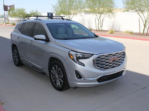 Used 2020 GMC Terrain Denali w/ Denali Premium Package AWD/4WD image 3