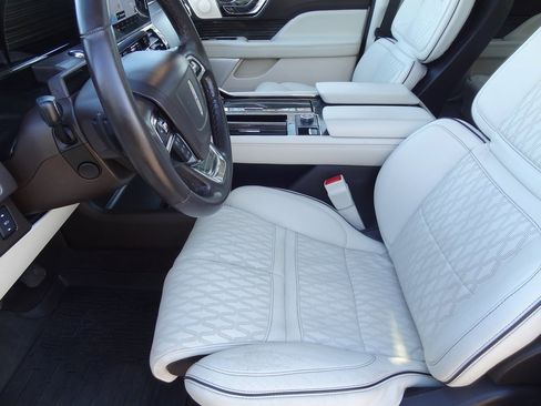 Used 2023 Lincoln Navigator L Black Label image 9